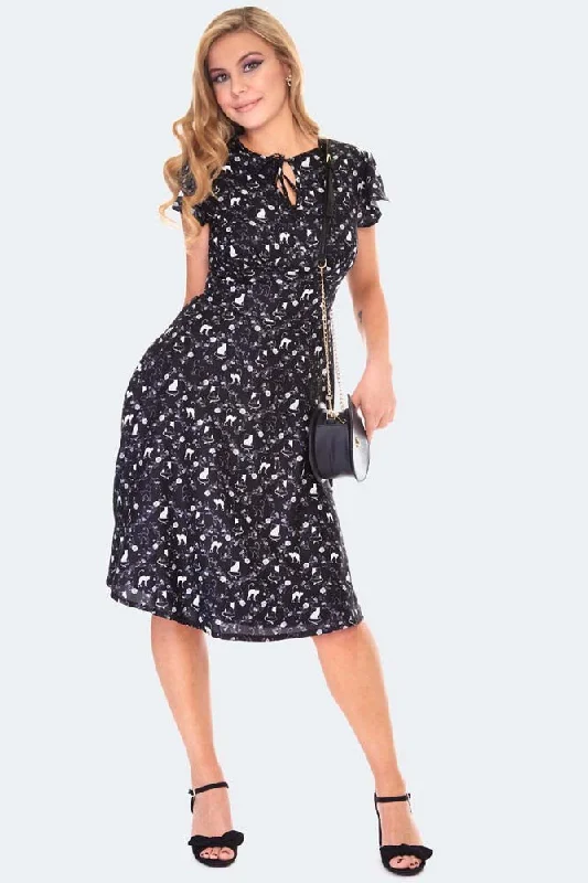 Shift Women Dress with a Simple and Classic Design for Everyday WearKitty Print Keyhole Flare Dress