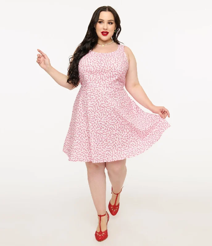 Maxi Women Dress with Floral Print for a Bohemian VibeRetrolicious Plus Size 1950s Candy Cane Print Cotton Skater Dress