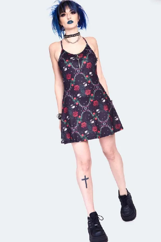 Plus Size Women Dress with a Flattering A - Line Cut for Comfort and StyleSkull And Roses Print Midi Dress