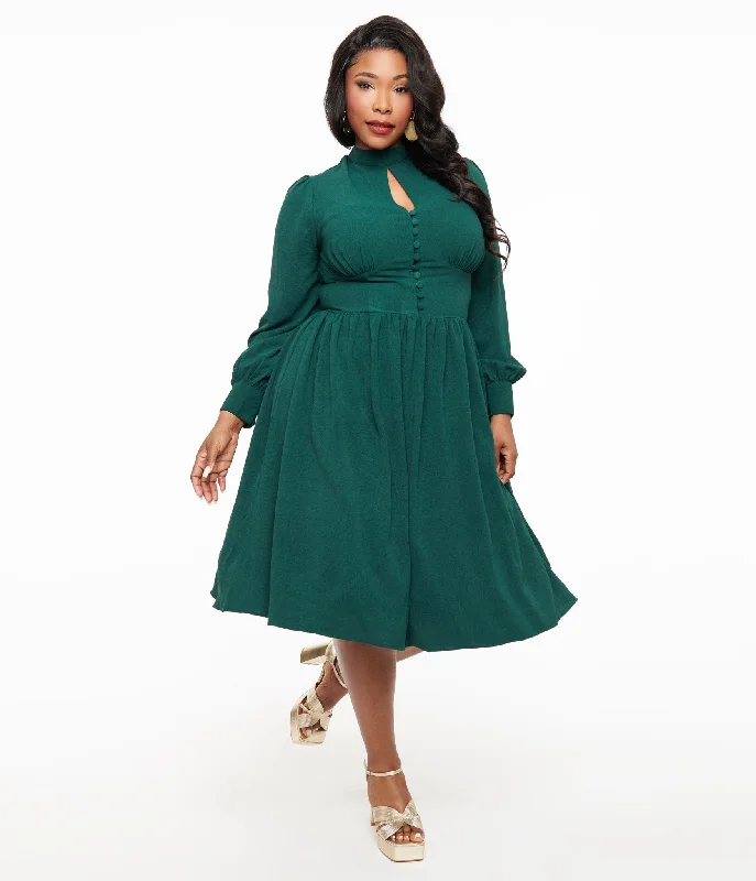 Sheath Women Dress with a Tailored Fit for a Professional LookUnique Vintage Plus Size 1970s Hunter Green Keyhole Swing Dress