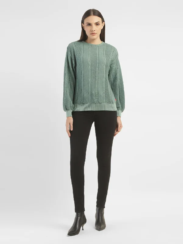 V - Neck Women Sweater to Elongate the NecklineWomen's Textured Green Crew Neck Sweater