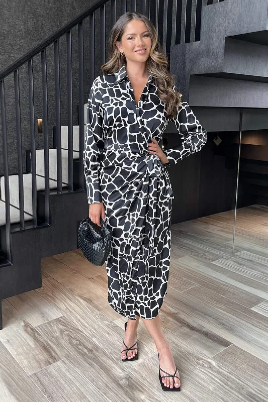 Plus Size Women Dress with a Flattering A - Line Cut for Comfort and StyleBlack And White Giraffe Print Side Tie Waist Wrap Midi Dress