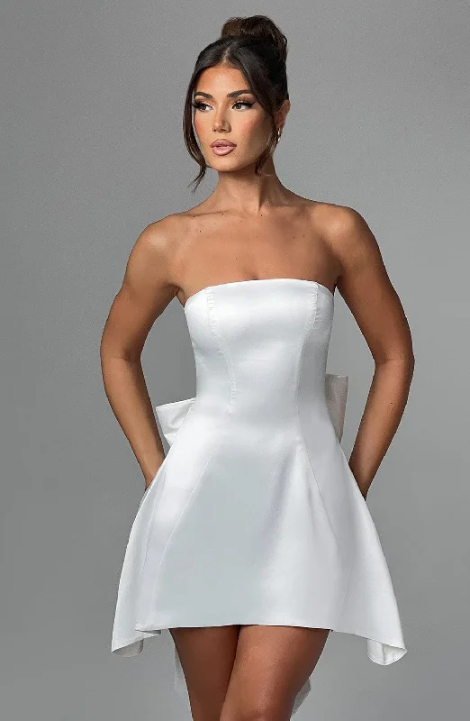 Mermaid - Style Women Dress with a Fitted Silhouette for Special OccasionsFreja Mini Dress - Ivory