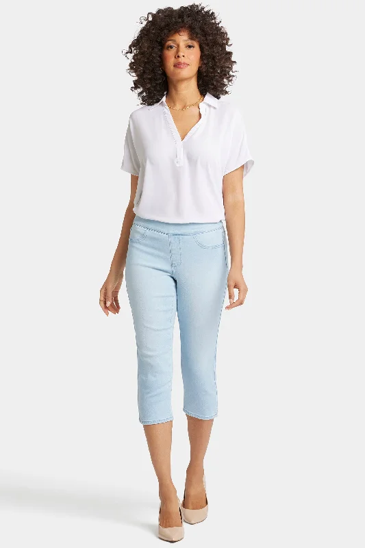 Button - fly women jeans with a traditional touchDakota Crop Pull-On Jeans  - Oceanfront