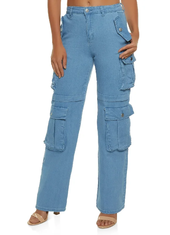 Button - fly women jeans with a traditional touchWide Leg Cargo Jeans