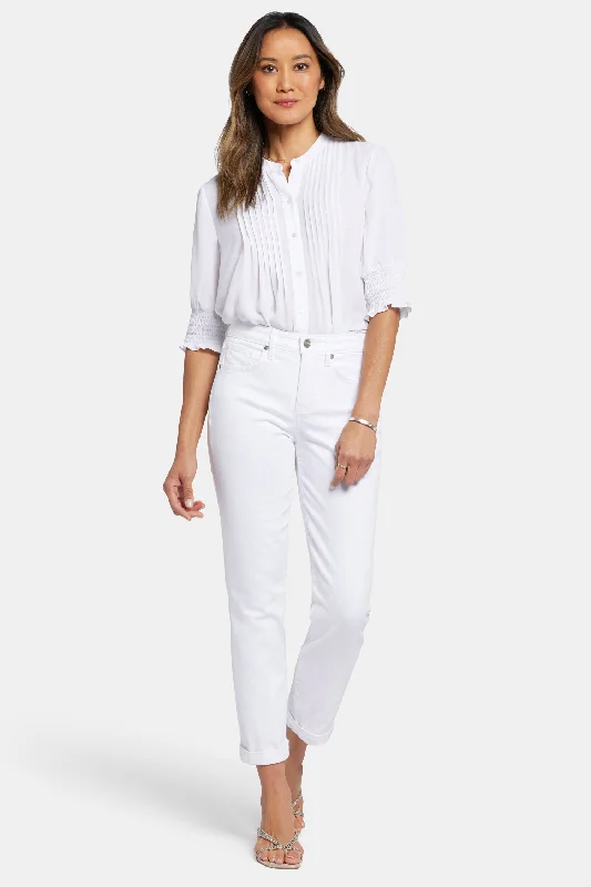 Ripped women jeans for a rebellious and fashion - forward styleMargot Girlfriend Jeans In Petite - Optic White