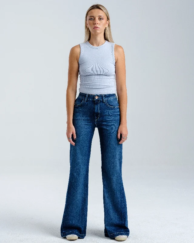 Mom jeans for a nostalgic and casual lookVivianite. 28". Hand-Sand Dark Stone.