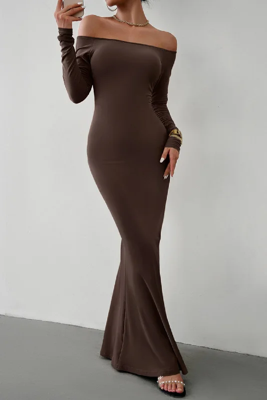 Off - the - Shoulder Women Dress for a Romantic and Feminine LookSolid Off Shoulder Fishtail Dress