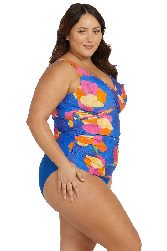 String bikini for a minimalistic and sexy beach styleAu Contraire Delacroix Multi Cup Tankini Top - Final Sale